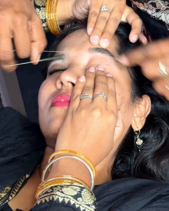 Eyebrow Threading